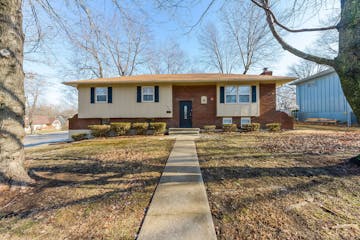 8301 Laurel Ave Raytown, MO 64138